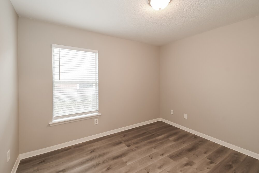 3-Bed Rental on 10161 Meadow Pointe photo 16