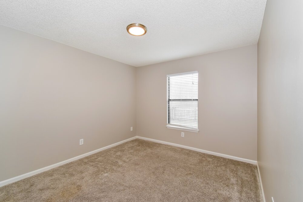 3-Bed Rental on 1976 Hunters Trace photo 16