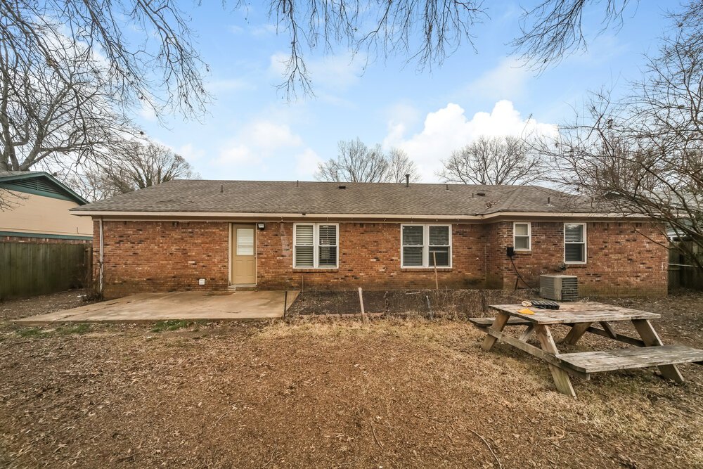 3-Bed Rental on 1585 Pepperwood St photo 16