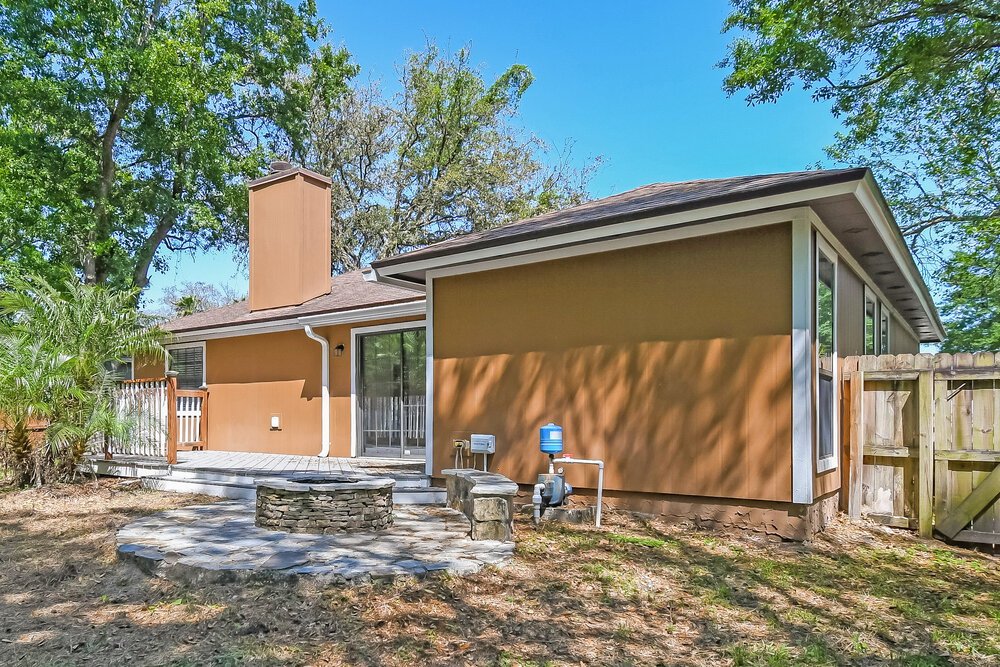 3-Bed Rental on 874 Long Lake photo 16