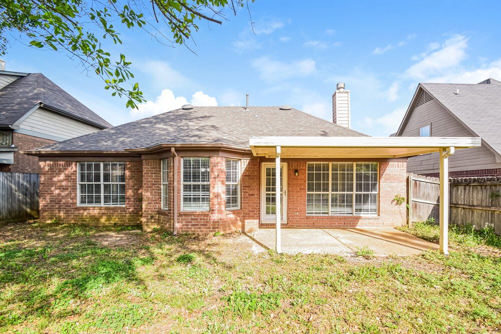 3-Bed Rental on 430 N Ericson photo 16
