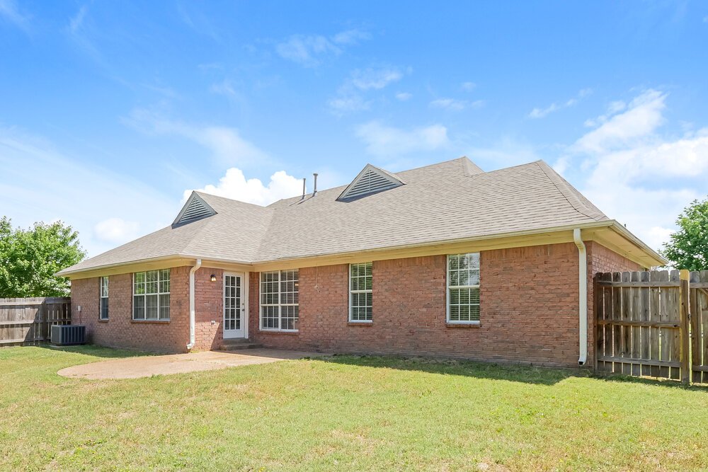 4-Bed Rental on 661 Shelley Renee photo 16