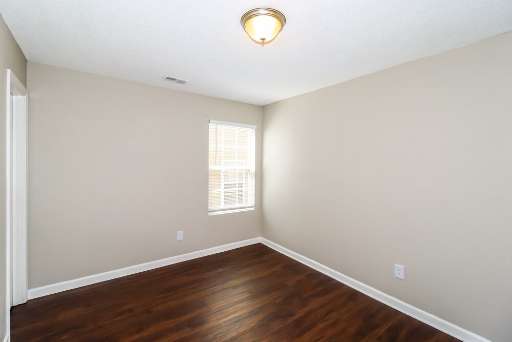 4-Bed Rental on 10071 Woodlee Cv photo 17