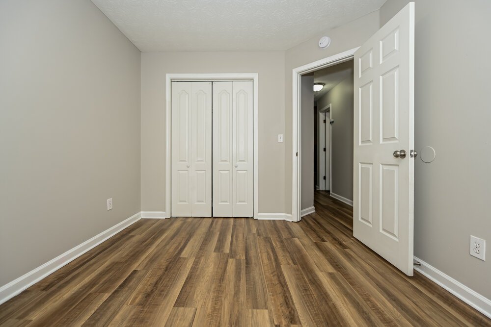3-Bed Rental on 337 Autumn Lake photo 17