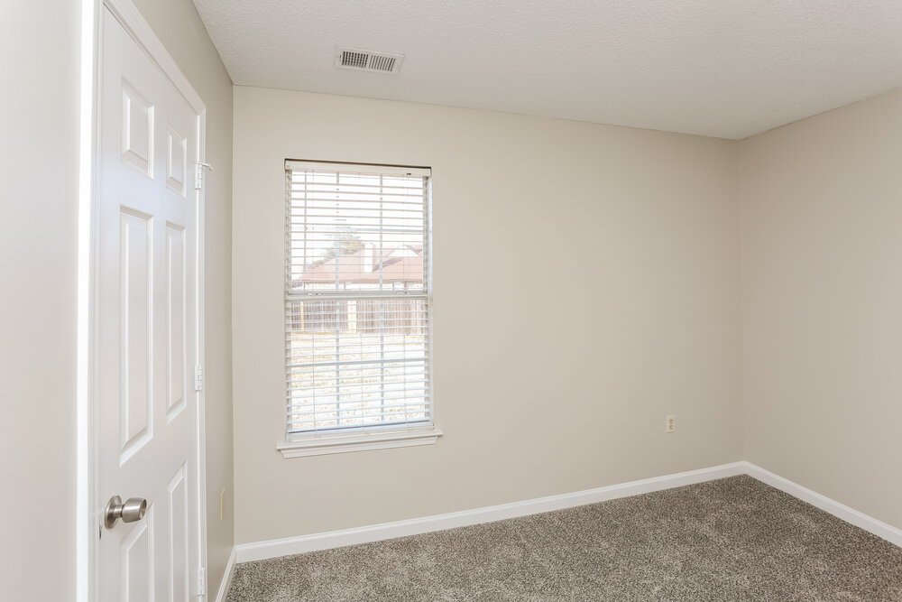3-Bed Rental on 6688 Ross Manor photo 17