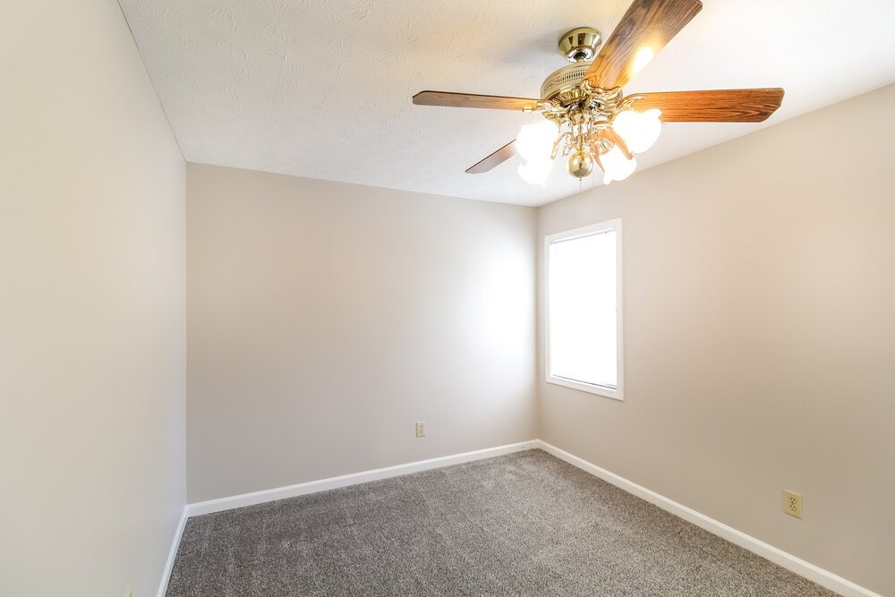 4-Bed Rental on 2915 Emerson Lake photo 17