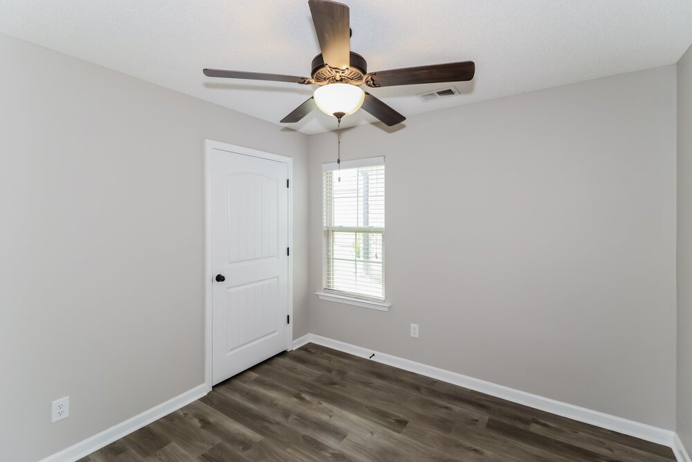 4-Bed Rental on 9466 Darren Cir photo 17