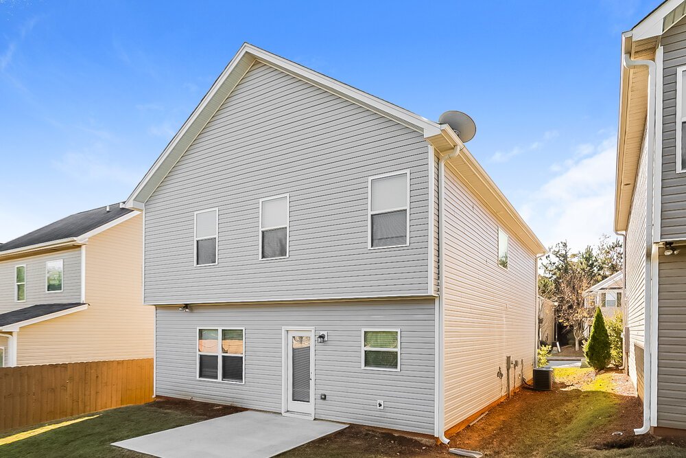 4-Bed Rental on 494 Lobdale Falls photo 17