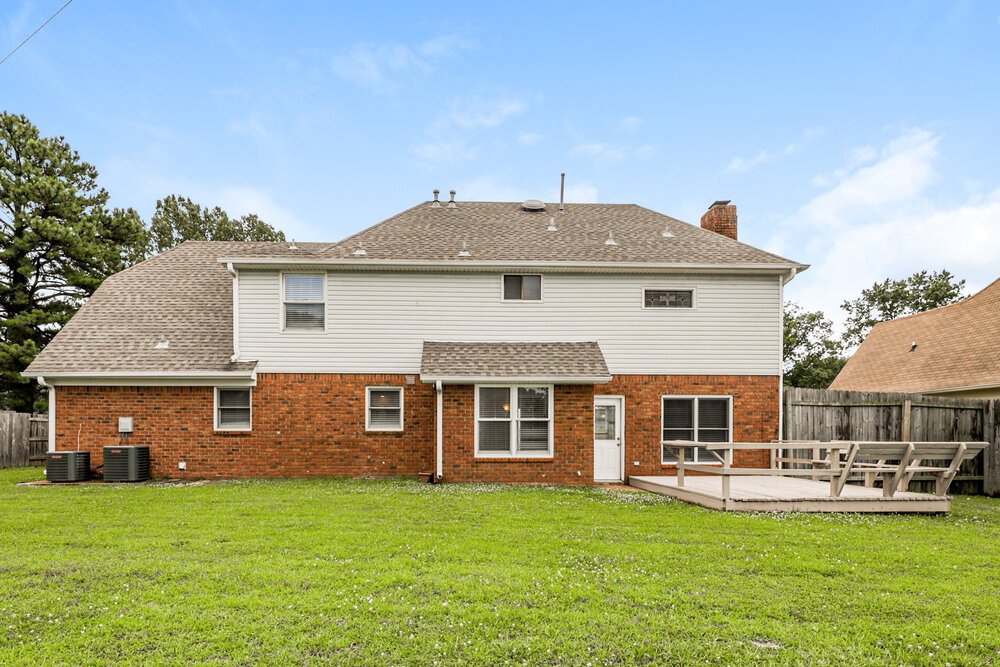4-Bed Rental on 7440 Richmond Rd photo 17