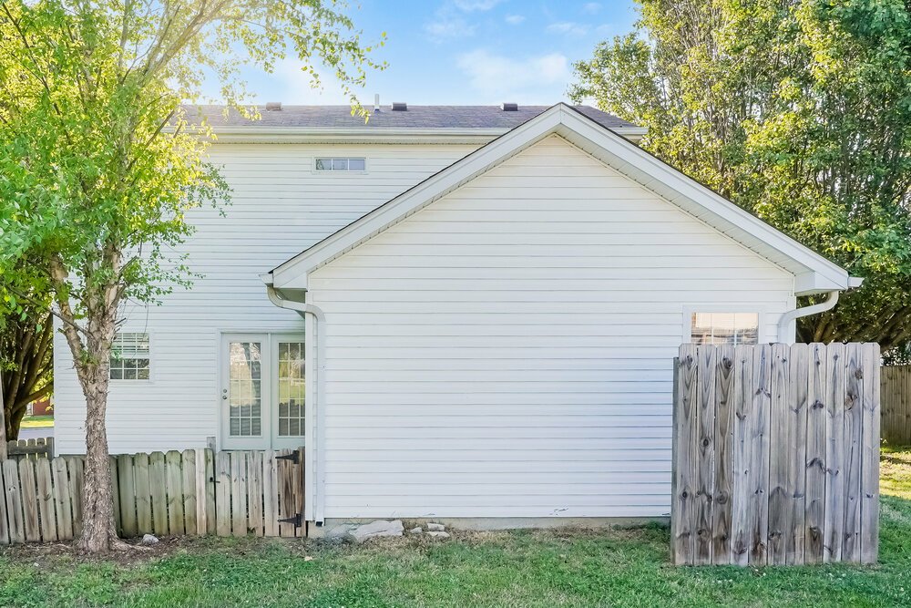 3-Bed Rental on 404 Barking Dr photo 17