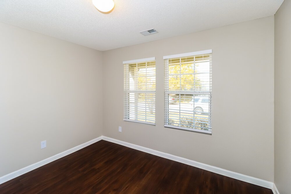 4-Bed Rental on 10071 Woodlee Cv photo 18