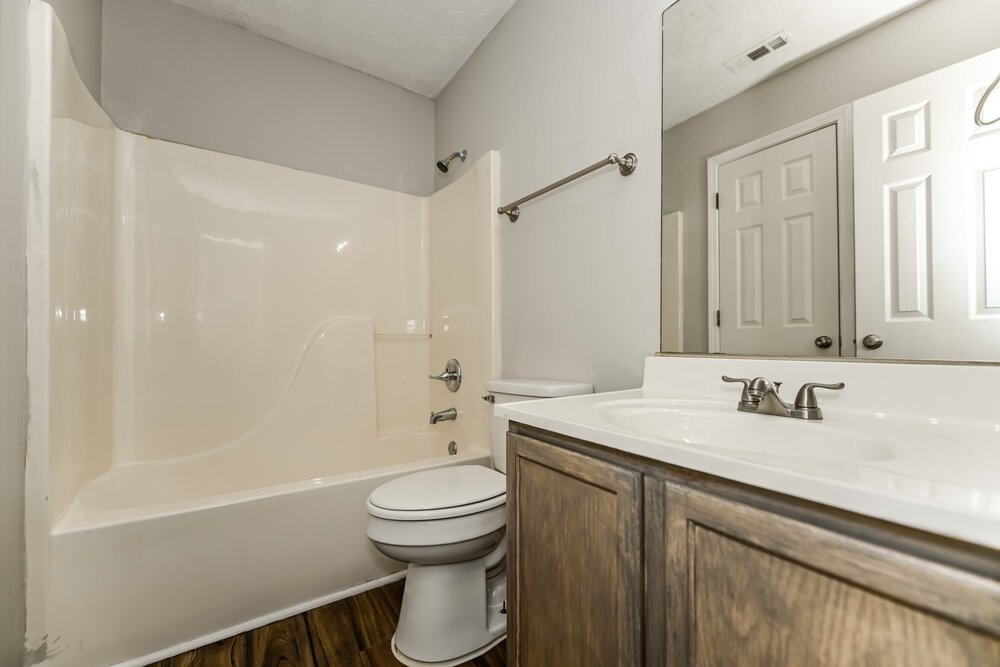 3-Bed Rental on 337 Autumn Lake photo 18