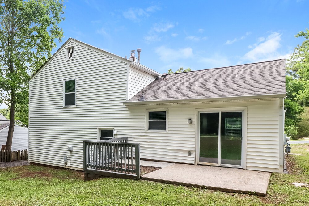 3-Bed Rental on 876 Highland Ter photo 18