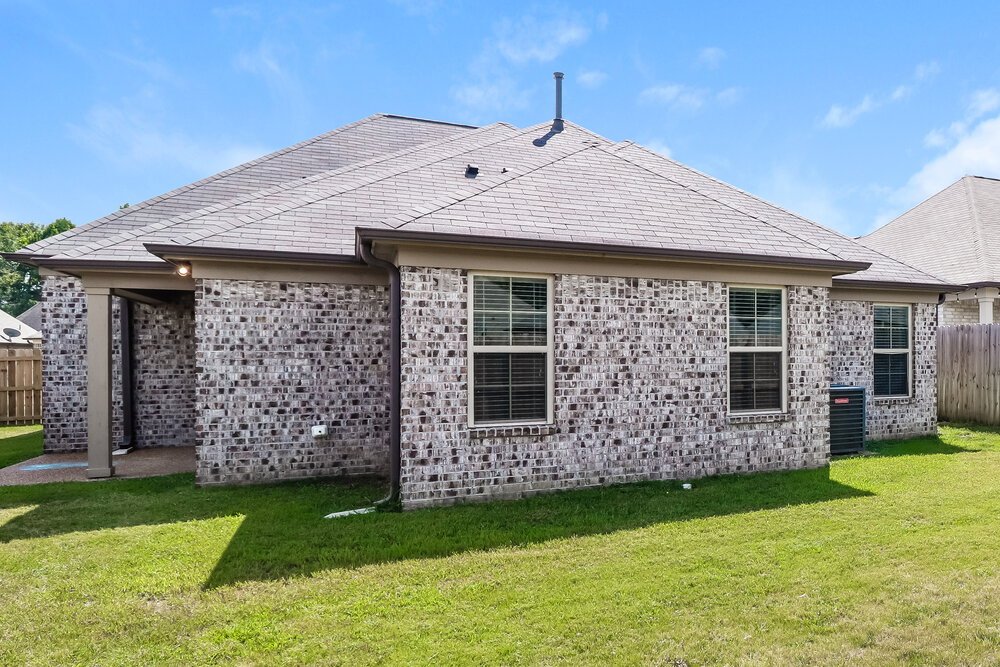 4-Bed Rental on 9466 Darren Cir photo 19