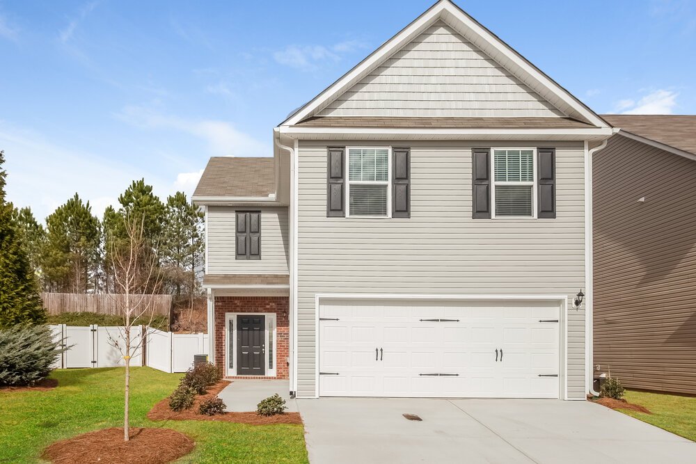 4-Bed Rental on 124 Hillcrest Cir photo 1