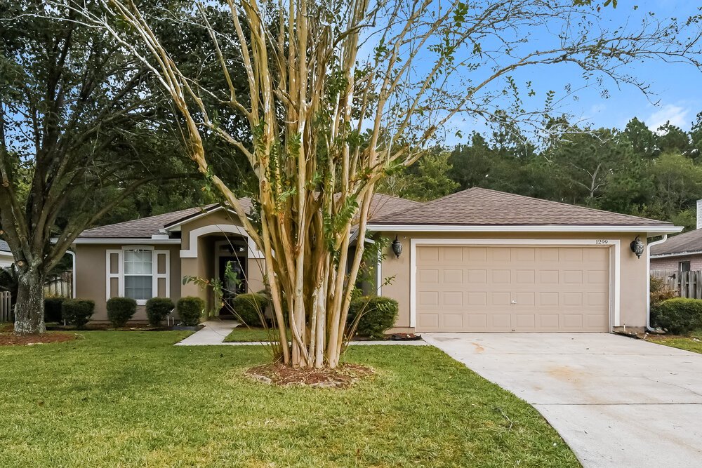 3-Bed Rental on 1299 Summit Oaks photo 1