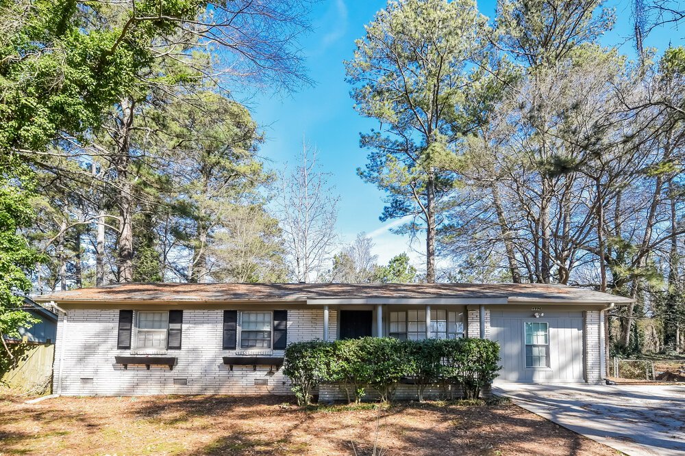4-Bed Rental on 4996 Sheila Lane photo 1