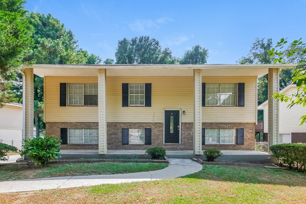 3-Bed Rental on 4522 Doral Dr photo 1