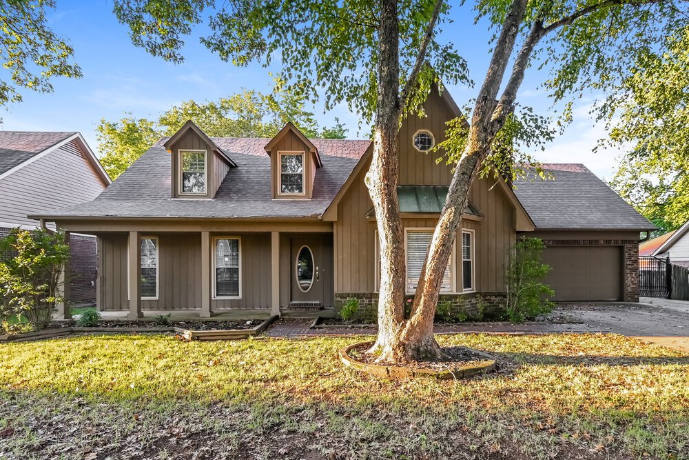 4-Bed Rental on 861 White Pine photo 1