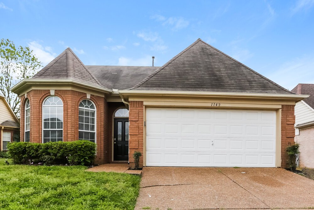 3-Bed Rental on 1142 Red Fern photo 1