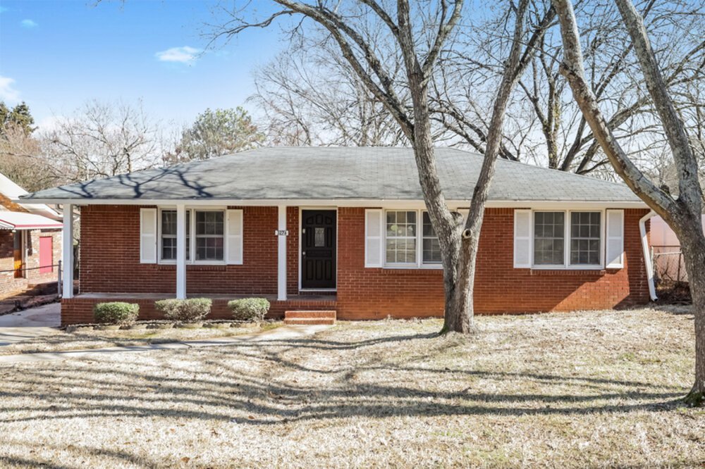 3-Bed Rental on 3276 Elm St photo 1