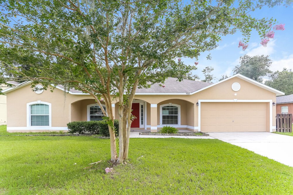 4-Bed Rental on 97122 Yorkshire Dr photo 1