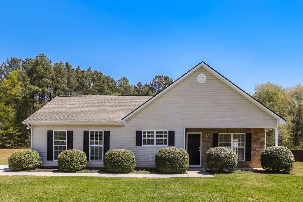 4-Bed Rental on 1052 Navaho Trl photo 1