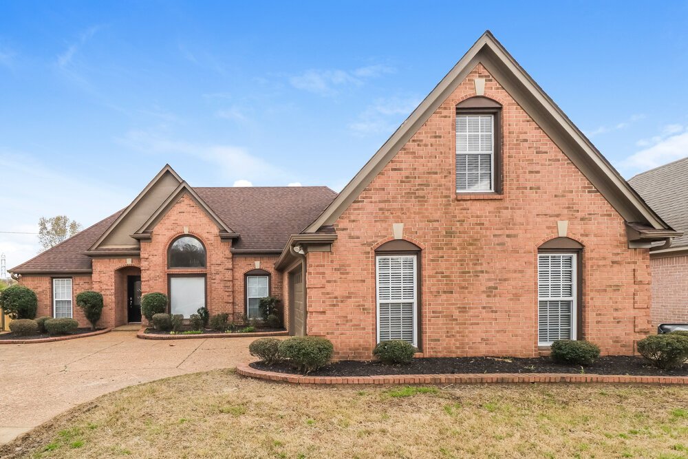 3-Bed Rental on 9339 Chimneyrock Blvd photo 1