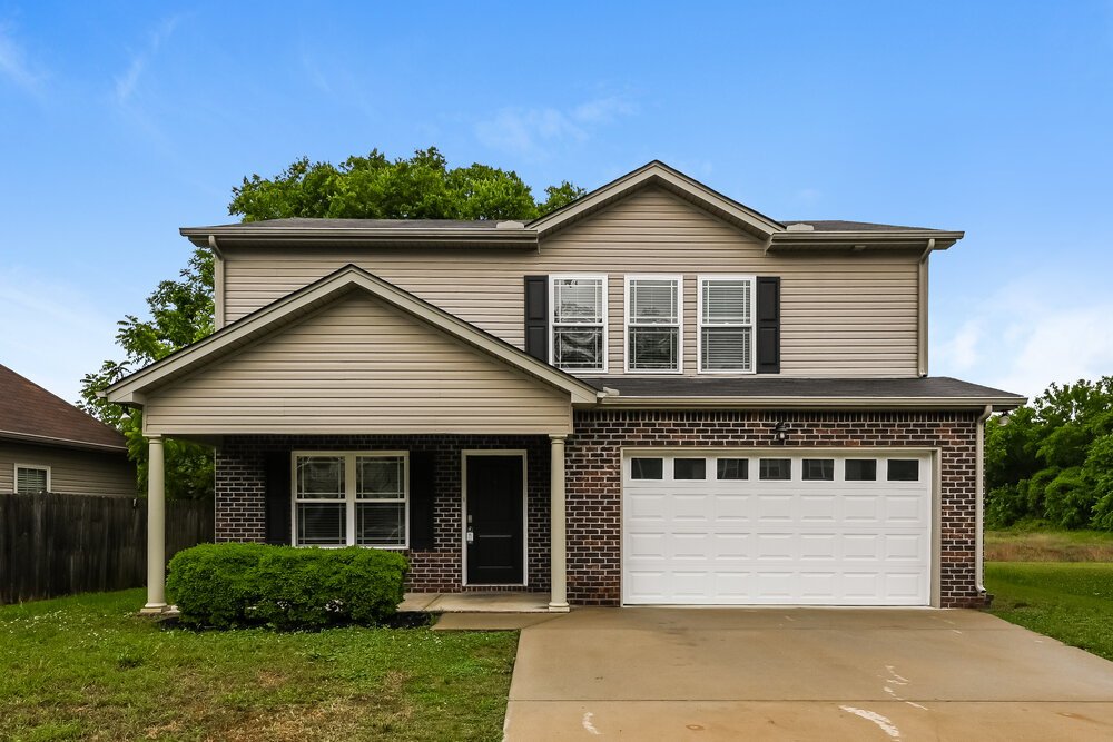 4-Bed Rental on 2919 Painted Pony photo 1