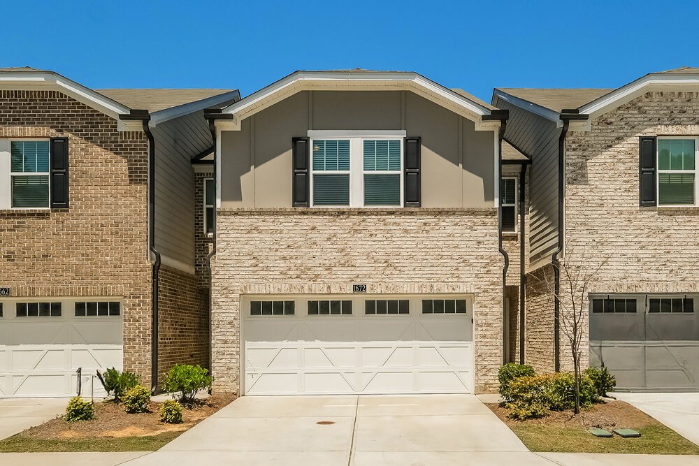 3-Bed Rental on 1672 Villageside Ct photo 1