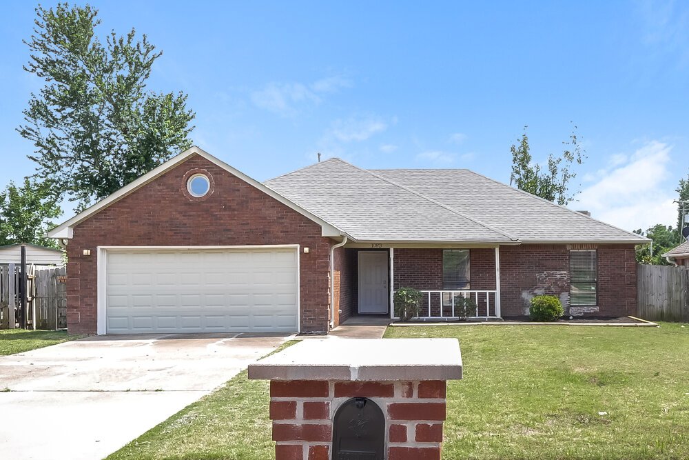 3-Bed Rental on 10873 E Ridge photo 1