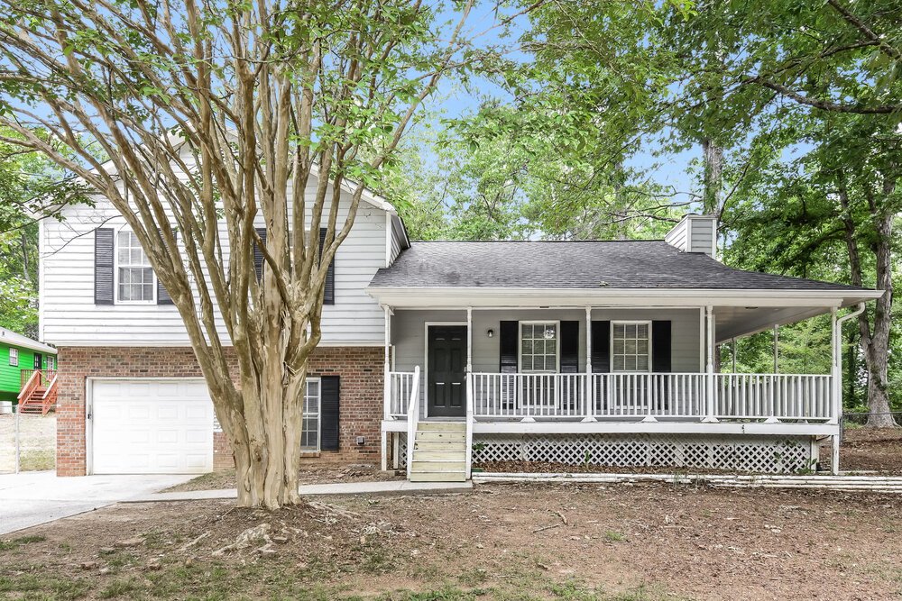 3-Bed Rental on 2985 Valley View photo 1