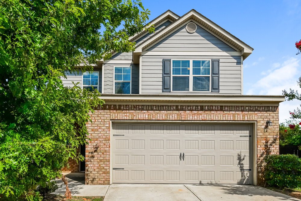 4-Bed Rental on 221 Magnaview Dr photo 1