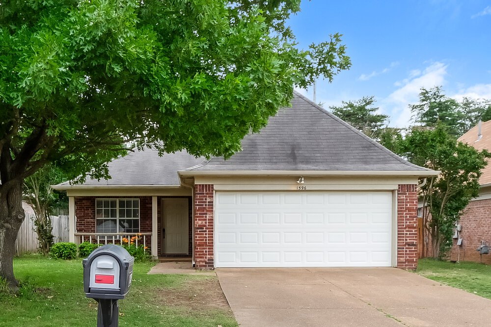 3-Bed Rental on 1596 Far Dr photo 1