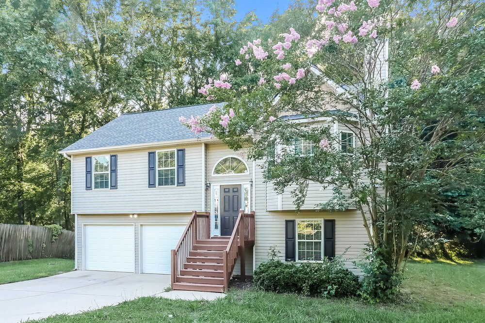 4-Bed Rental on 97 Summer Creek photo 1