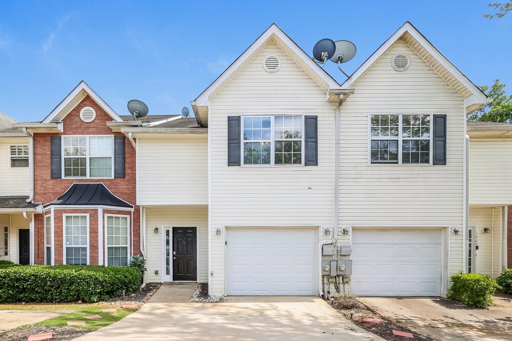 3-Bed Rental on 1462 Riverrock Ct photo 1