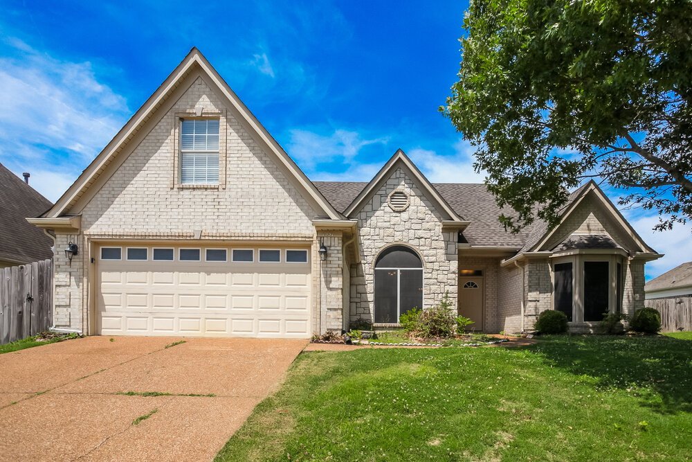 4-Bed Rental on 1531 Carlton Ridge photo 1
