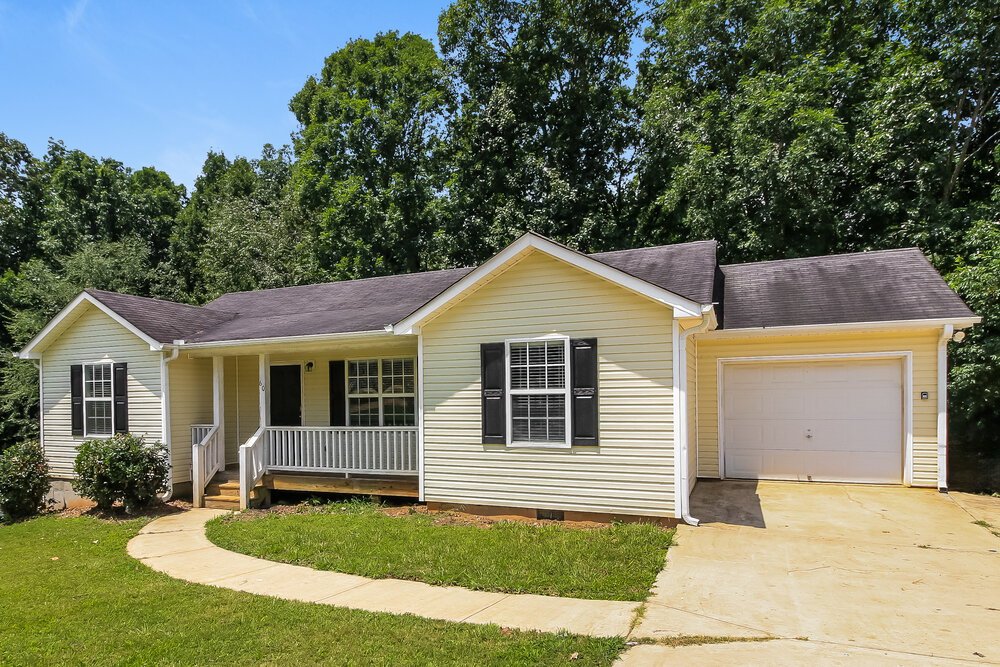 3-Bed Rental on 60 Hunters Ridge photo 2
