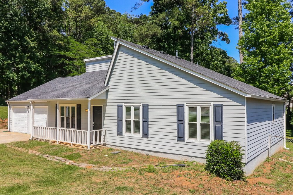 3-Bed Rental on 3000 Owens Meadow photo 3