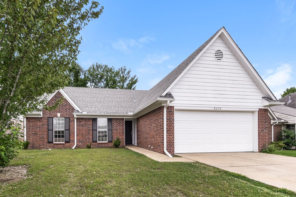 3-Bed Rental on 8274 Park Pike photo 3