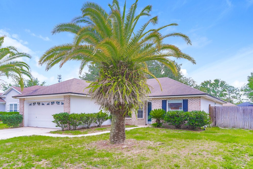 3-Bed Rental on 8137 Leafcrest Dr photo 3