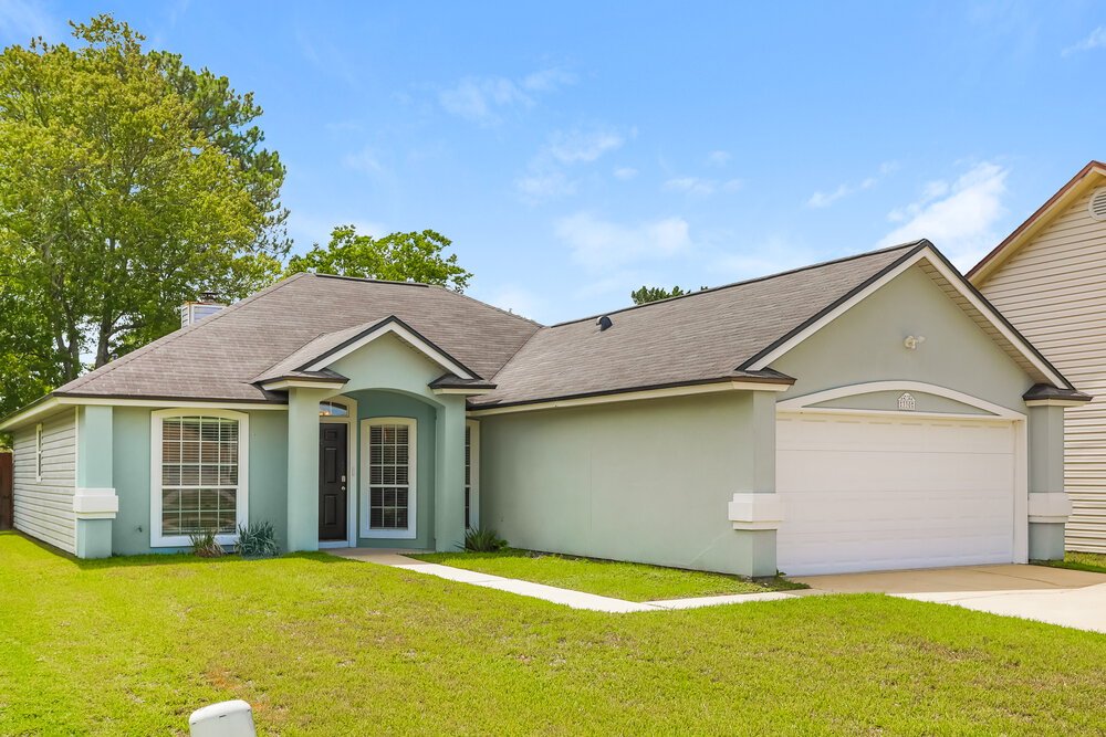 3-Bed Rental on 330 Canoe Cir photo 3
