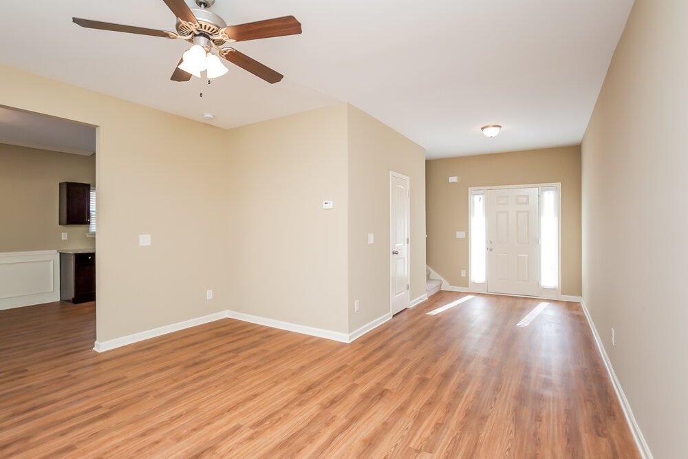 4-Bed Rental on 124 Hillcrest Cir photo 3