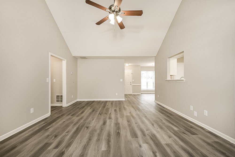 3-Bed Rental on 104 Nanci Ct photo 3