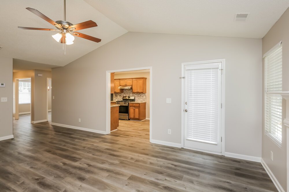 3-Bed Rental on 785 Ashland Park photo 3