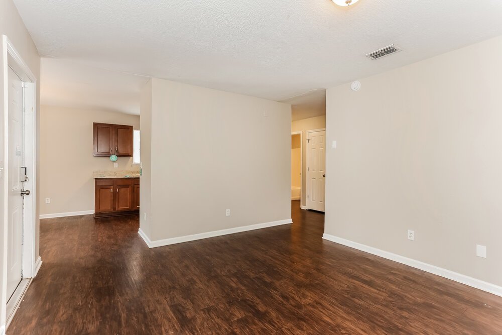 3-Bed Rental on 3747 Peachtree St photo 3