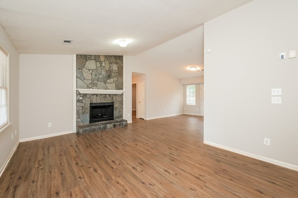 3-Bed Rental on 411 Cindy Drive photo 3