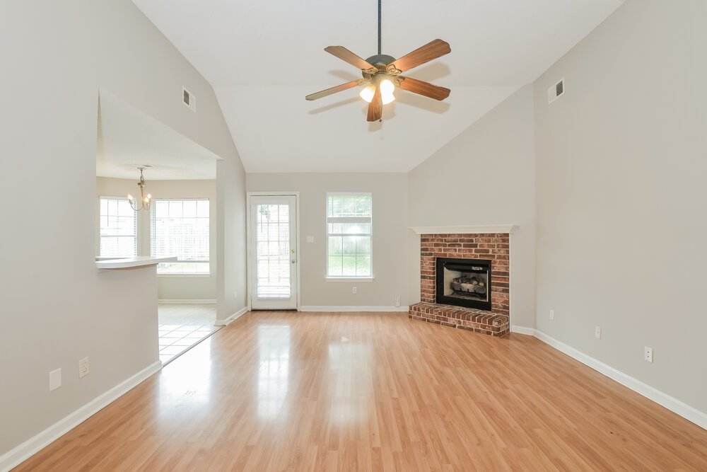 3-Bed Rental on 6967 Naples Dr photo 3