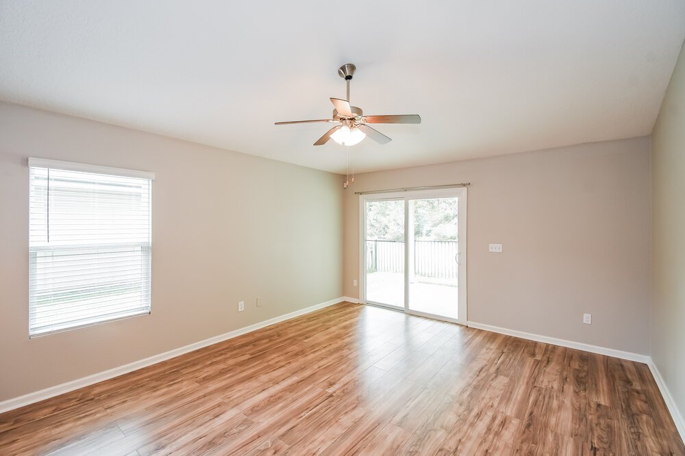 4-Bed Rental on 15847 Rachel Creek photo 3