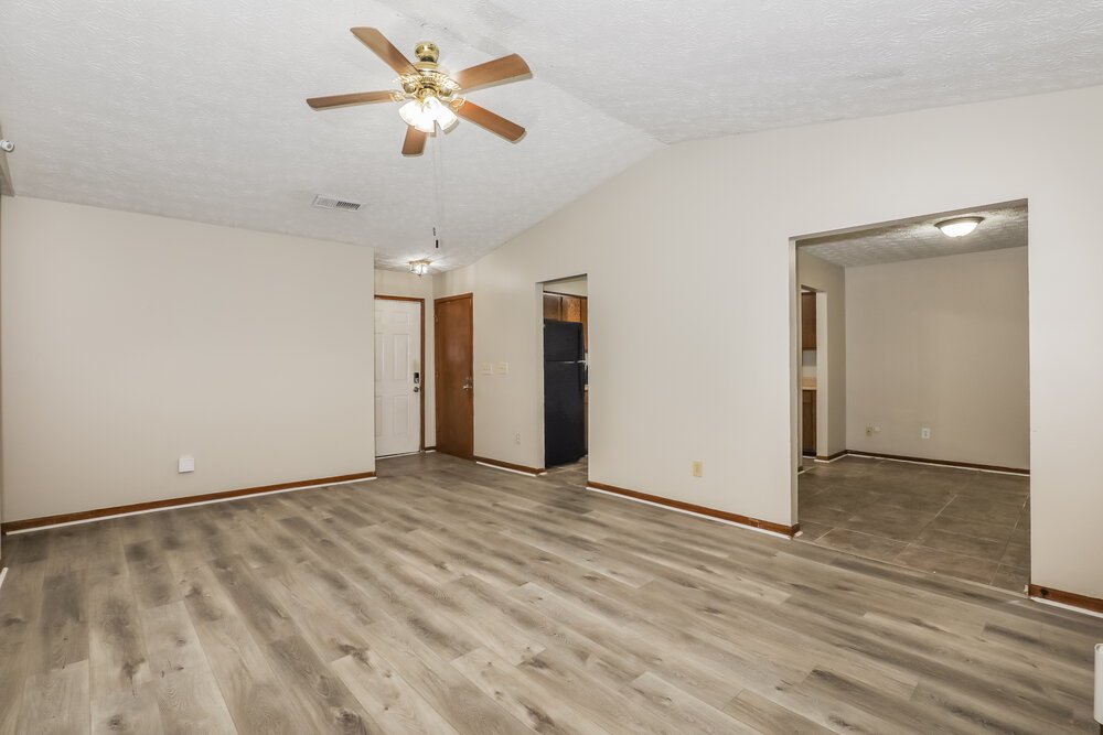 3-Bed Rental on 10357 Briarbay Dr photo 3
